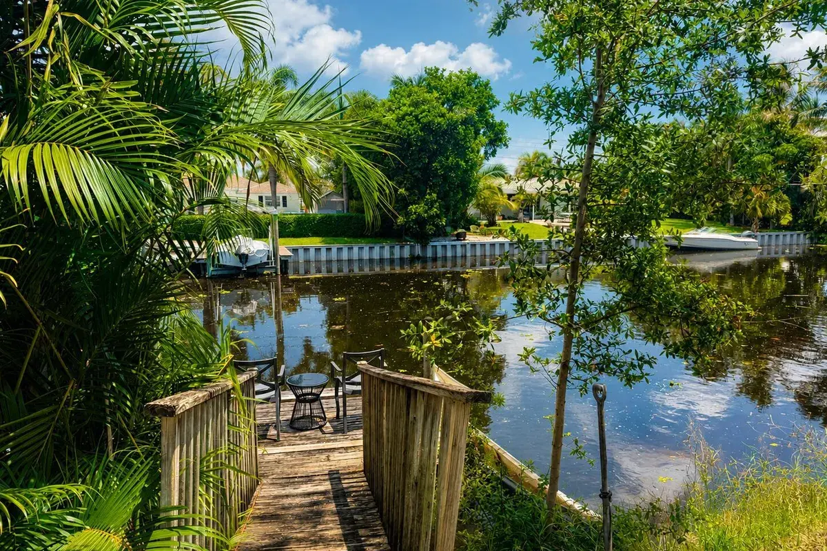 2452 Waterside Drive, FL 33461