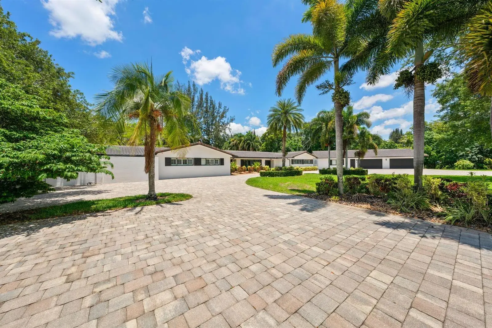 6 bedroom 6 bath Residential for sale at 14701 Sunset Lane, Southwest Ranches FL 33330