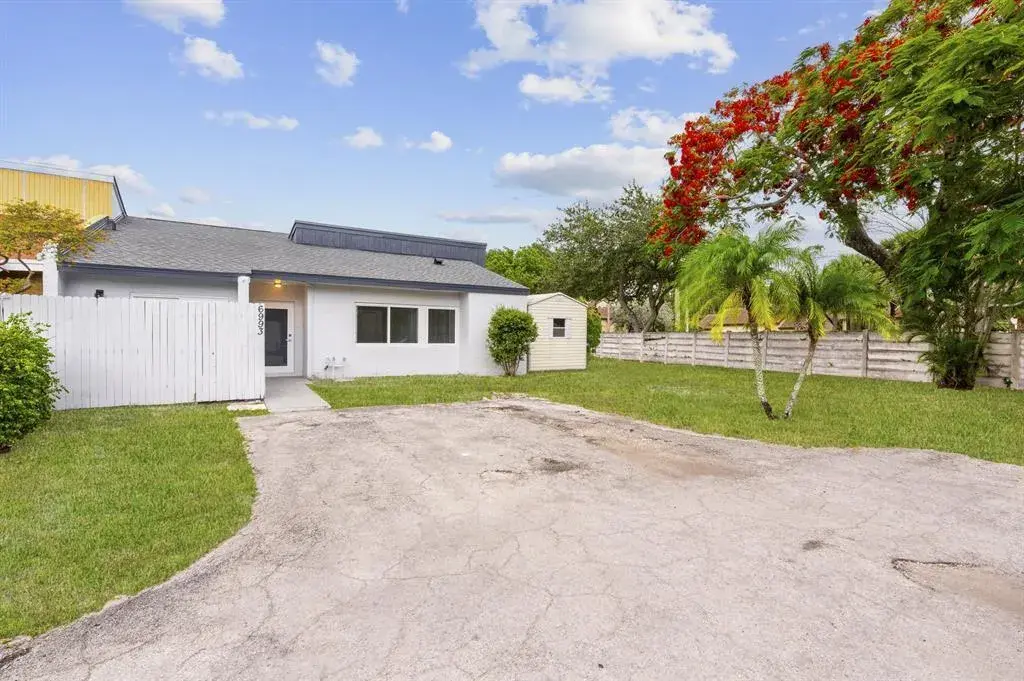 2 bedroom 2 bath Residential Lease for rent at 6993 NW 29TH Way, Fort Lauderdale FL 33309