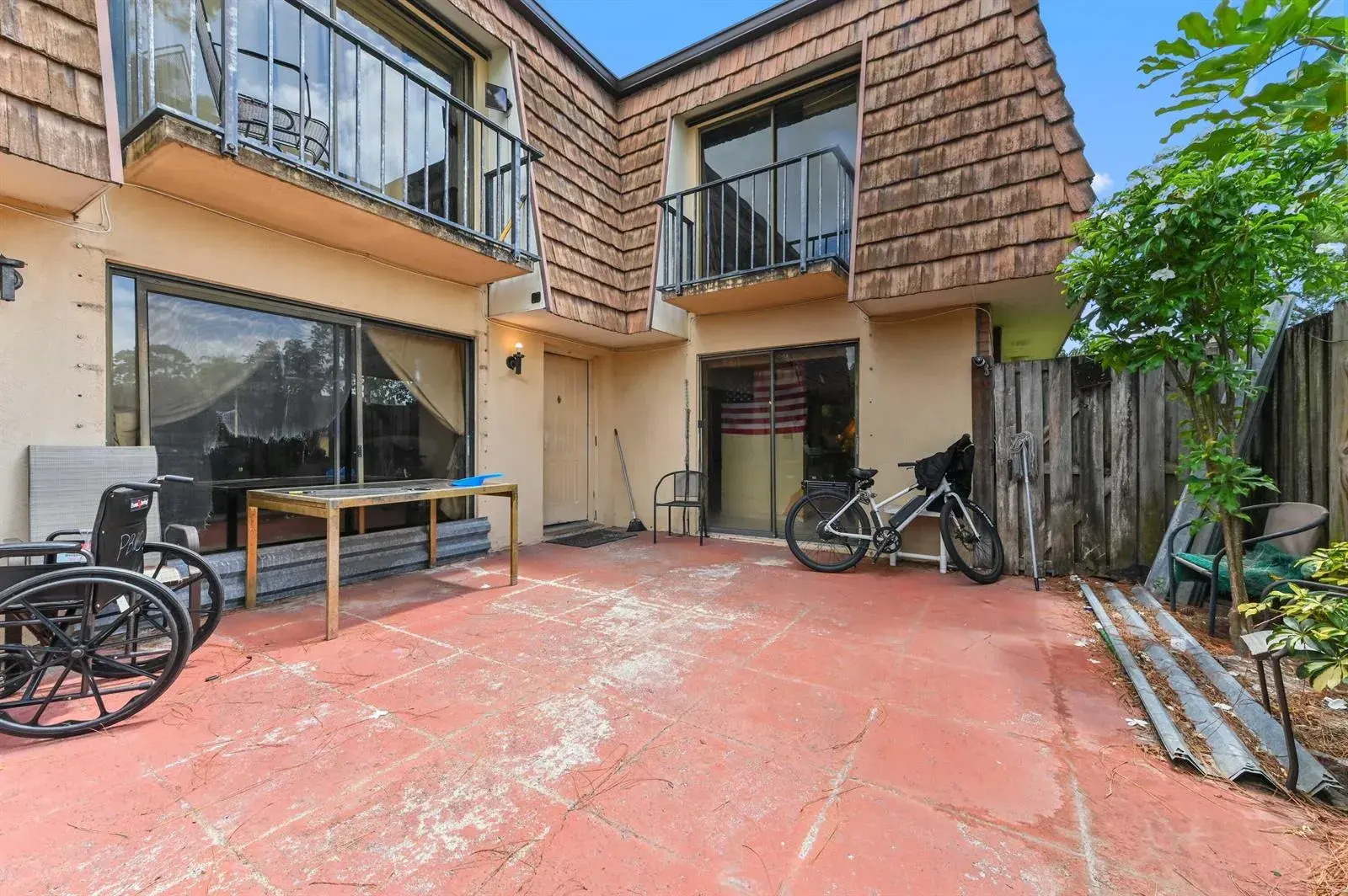 2423 24th Lane, FL 33463