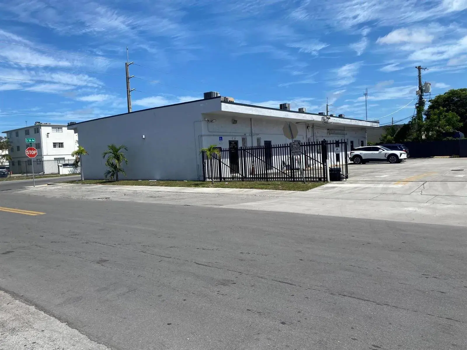 1000 S 56th Avenue, Hollywood FL 33023