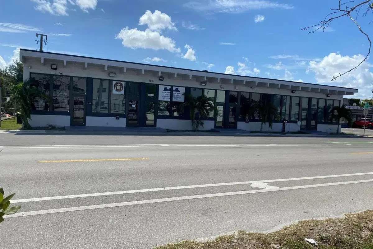1000 S 56th Avenue, Hollywood FL 33023
