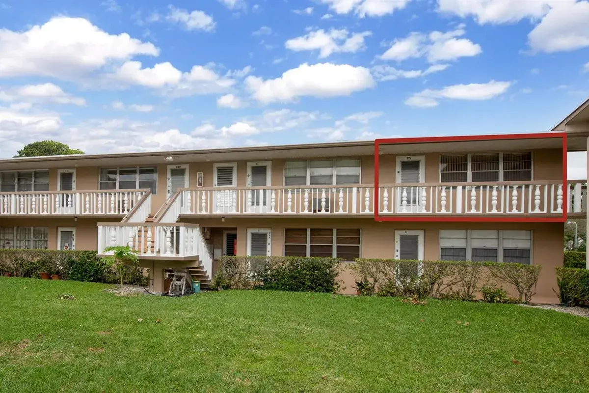 322 WINDSOR N, West Palm Beach FL 33417
