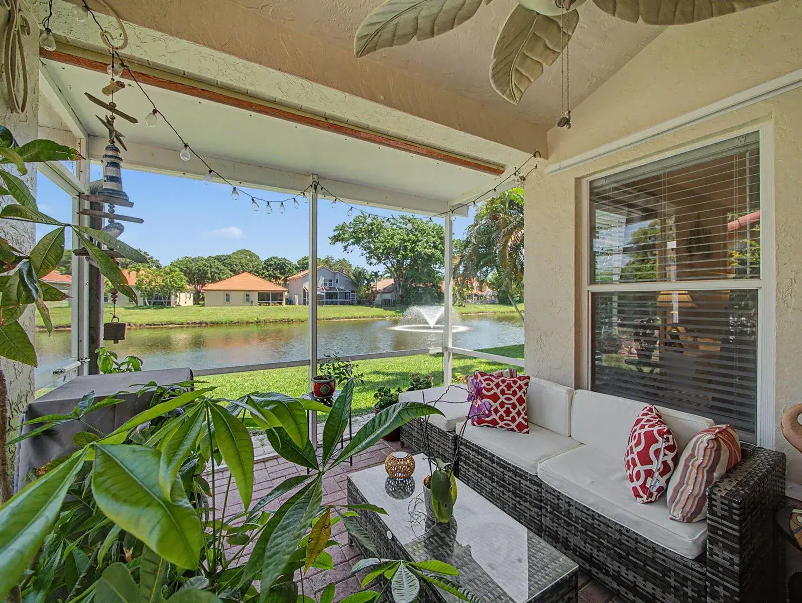 1019 Via Jardin, Riviera Beach FL 33418