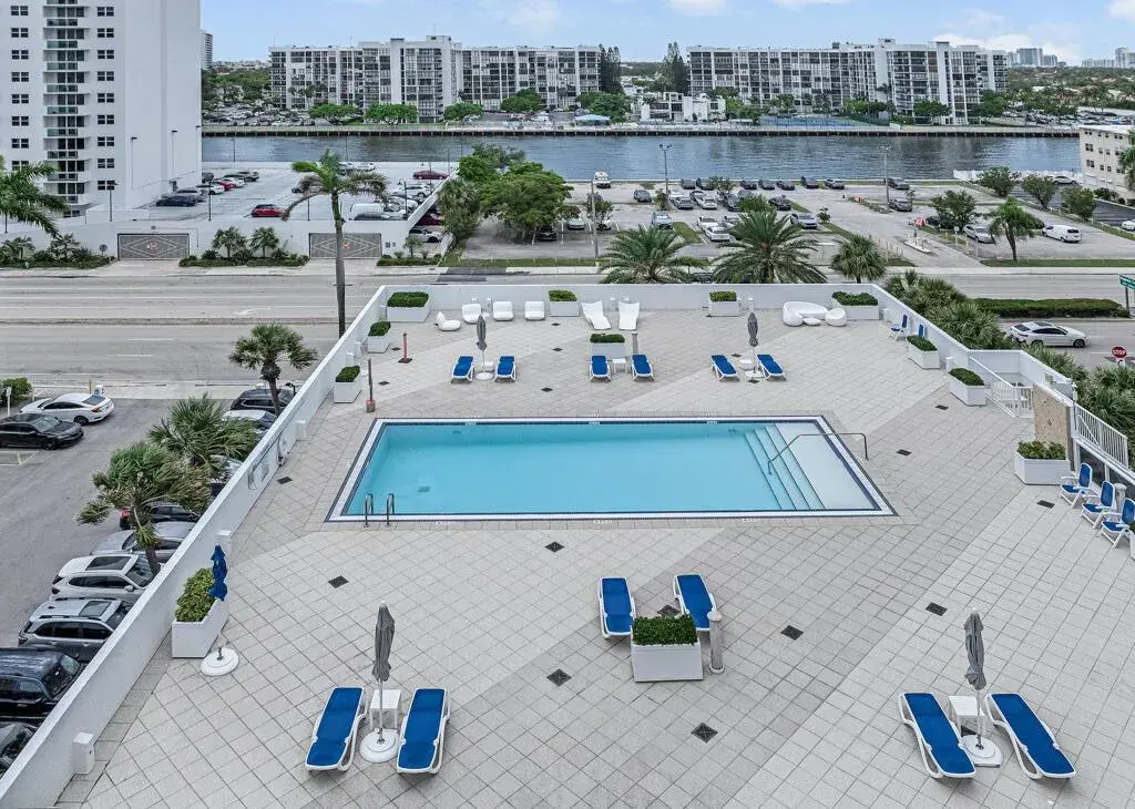 2751 S Ocean Drive # 1008, Hollywood FL 33019