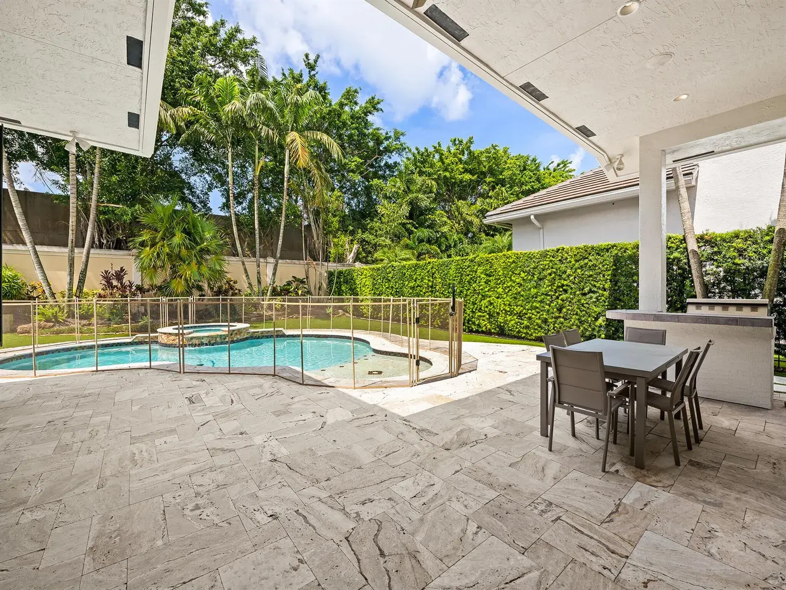10800 Blue Palm Street, Plantation FL 33324
