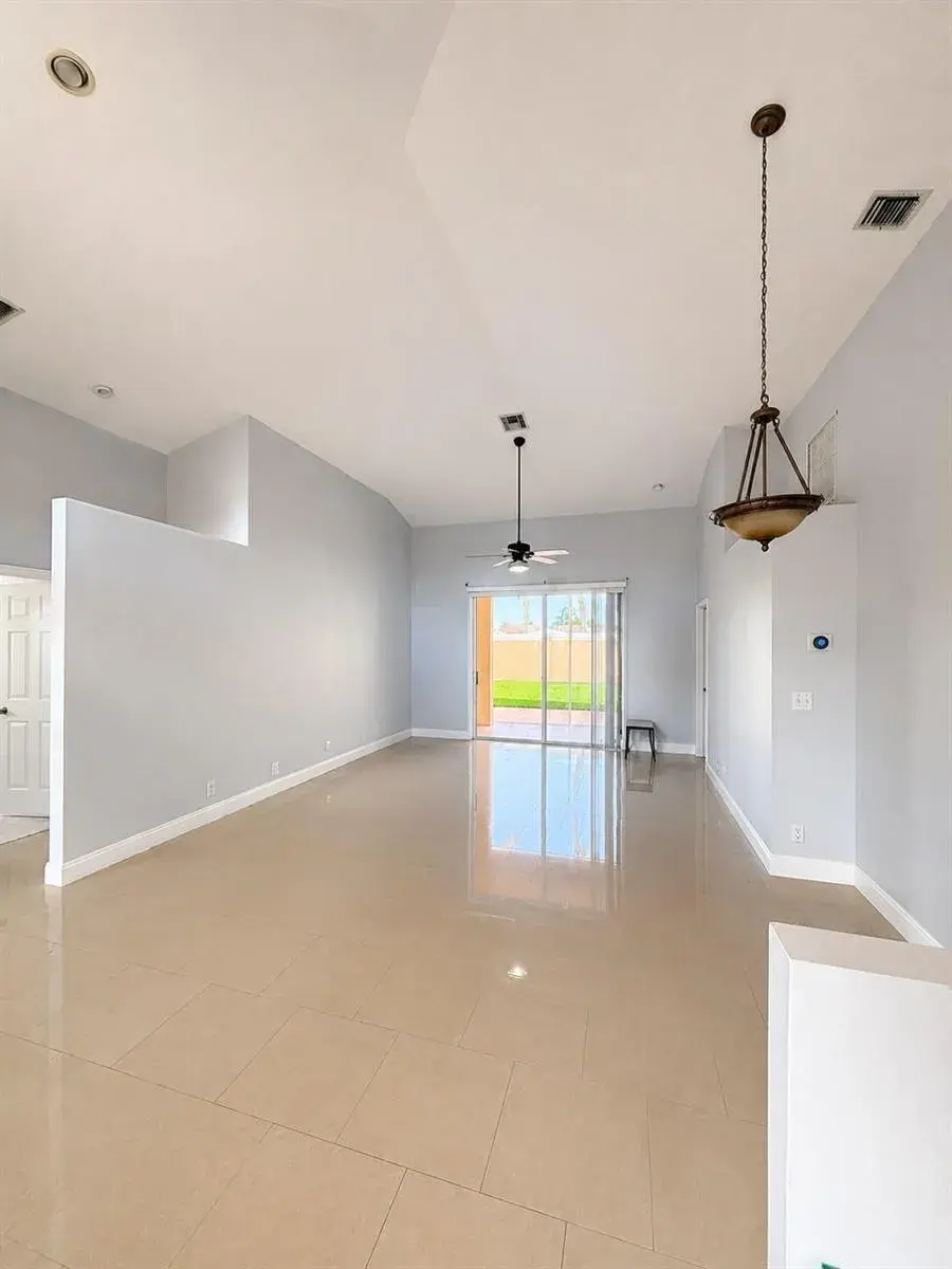8061 Saw Palmetto Lane, Boynton Beach FL 33436 photo 5
