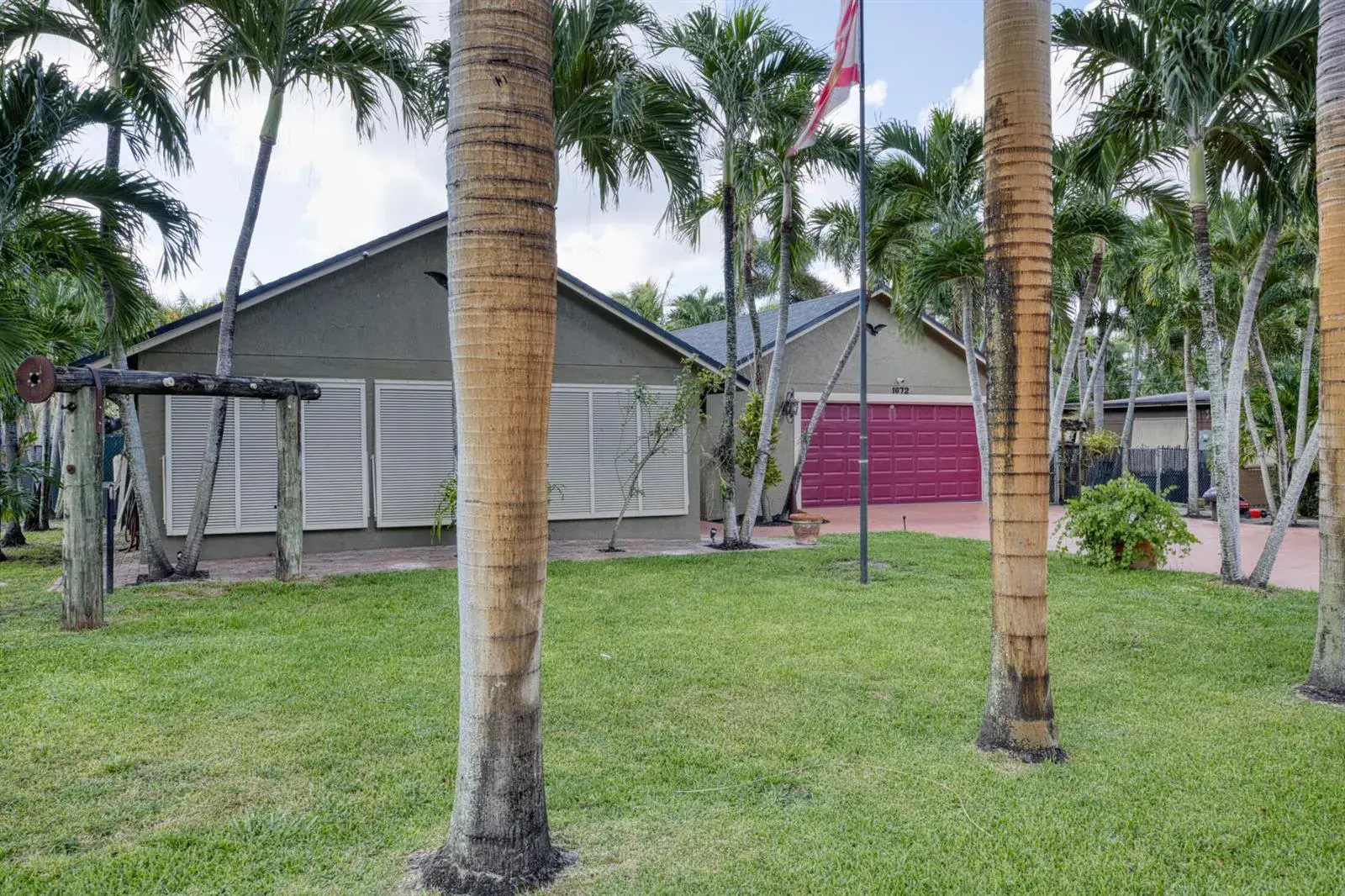 1672 ERIE Terrace, Palm Springs FL 33406
