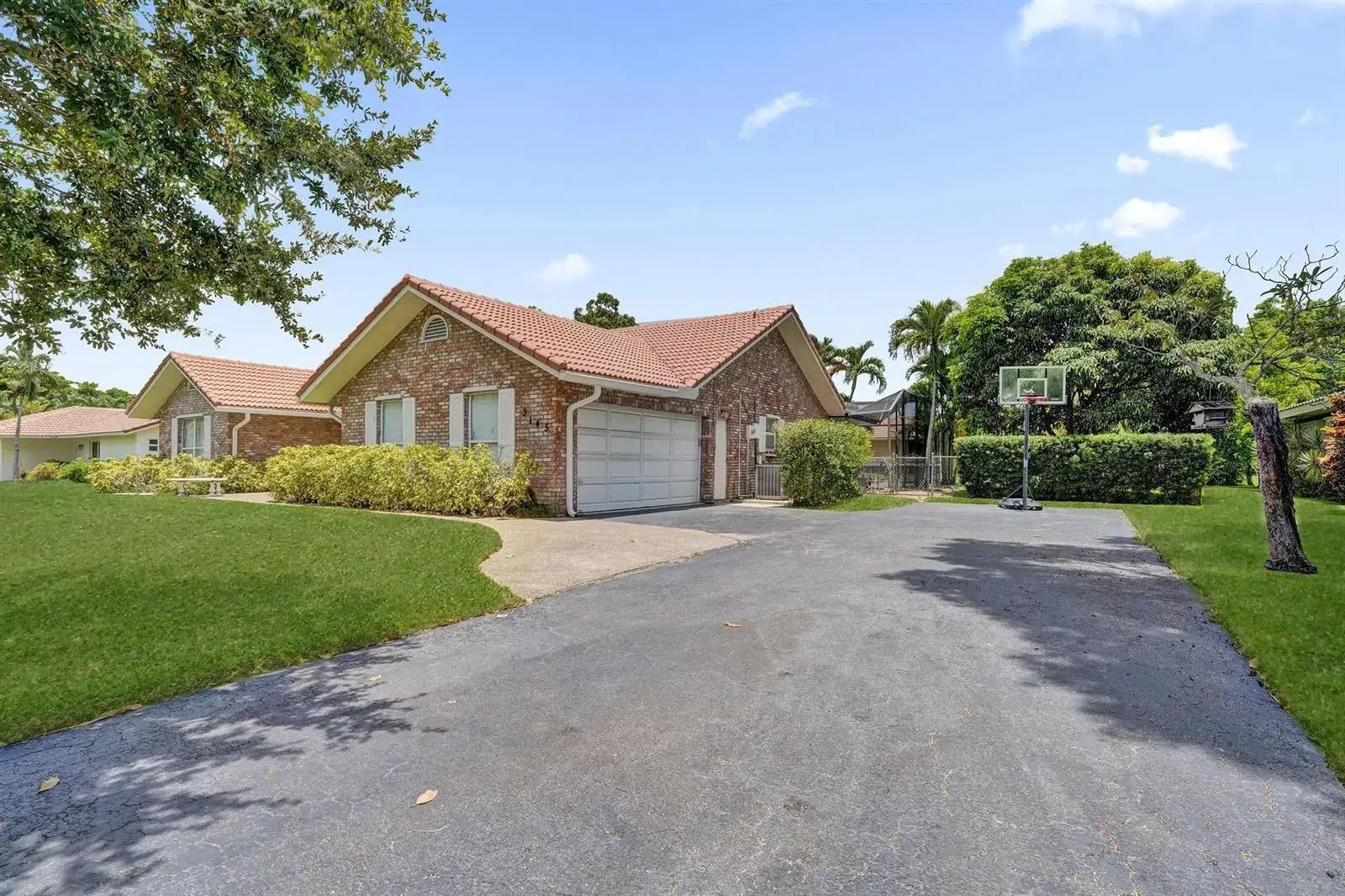 3145 NW 116th Avenue, Coral Springs FL 33065