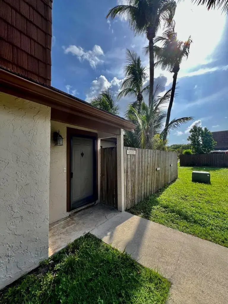 4232 PALM BAY # D, West Palm Beach FL 33406