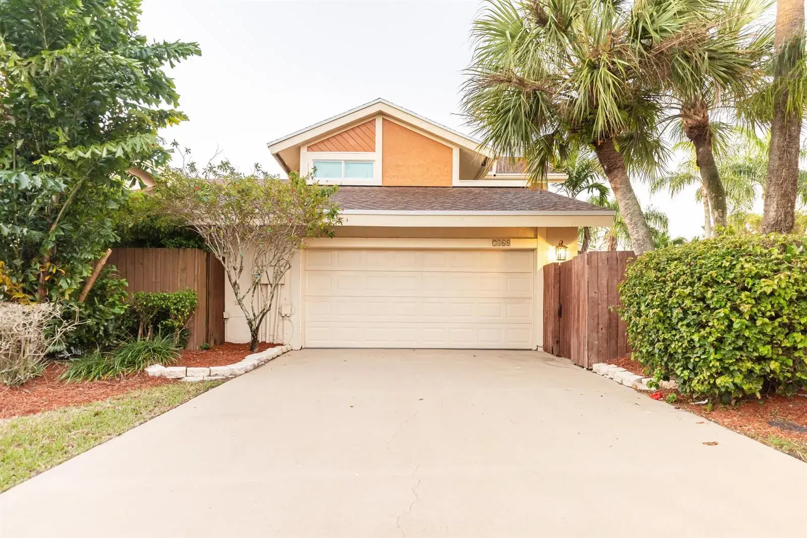 3 bedroom 2 bath Residential Lease for rent at 7860 Stanway Place W, Boca Raton FL 33433