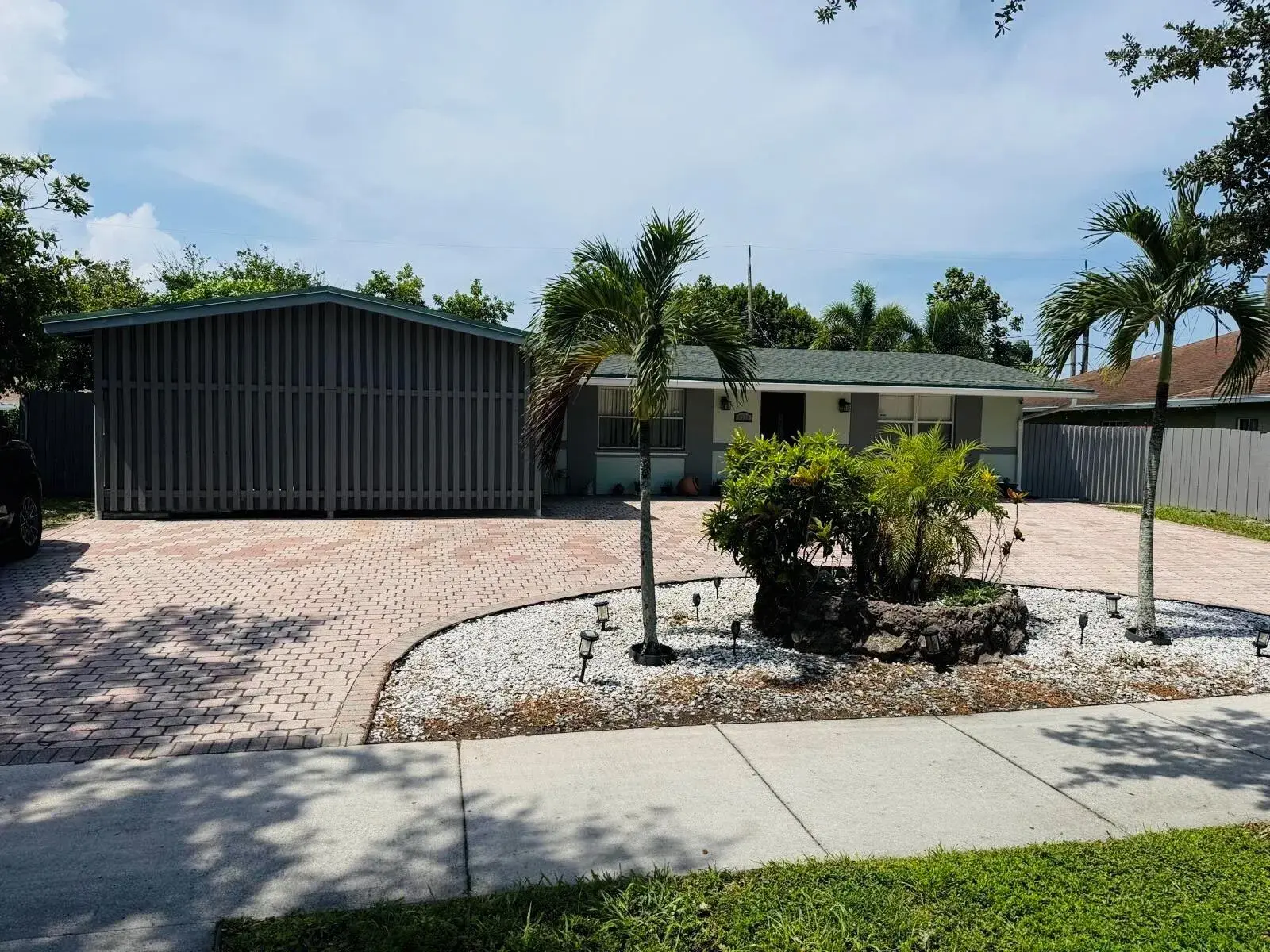 4 bedroom 3 bath Residential for sale at 3335 10th Avenue N, Palm Springs FL 33461
