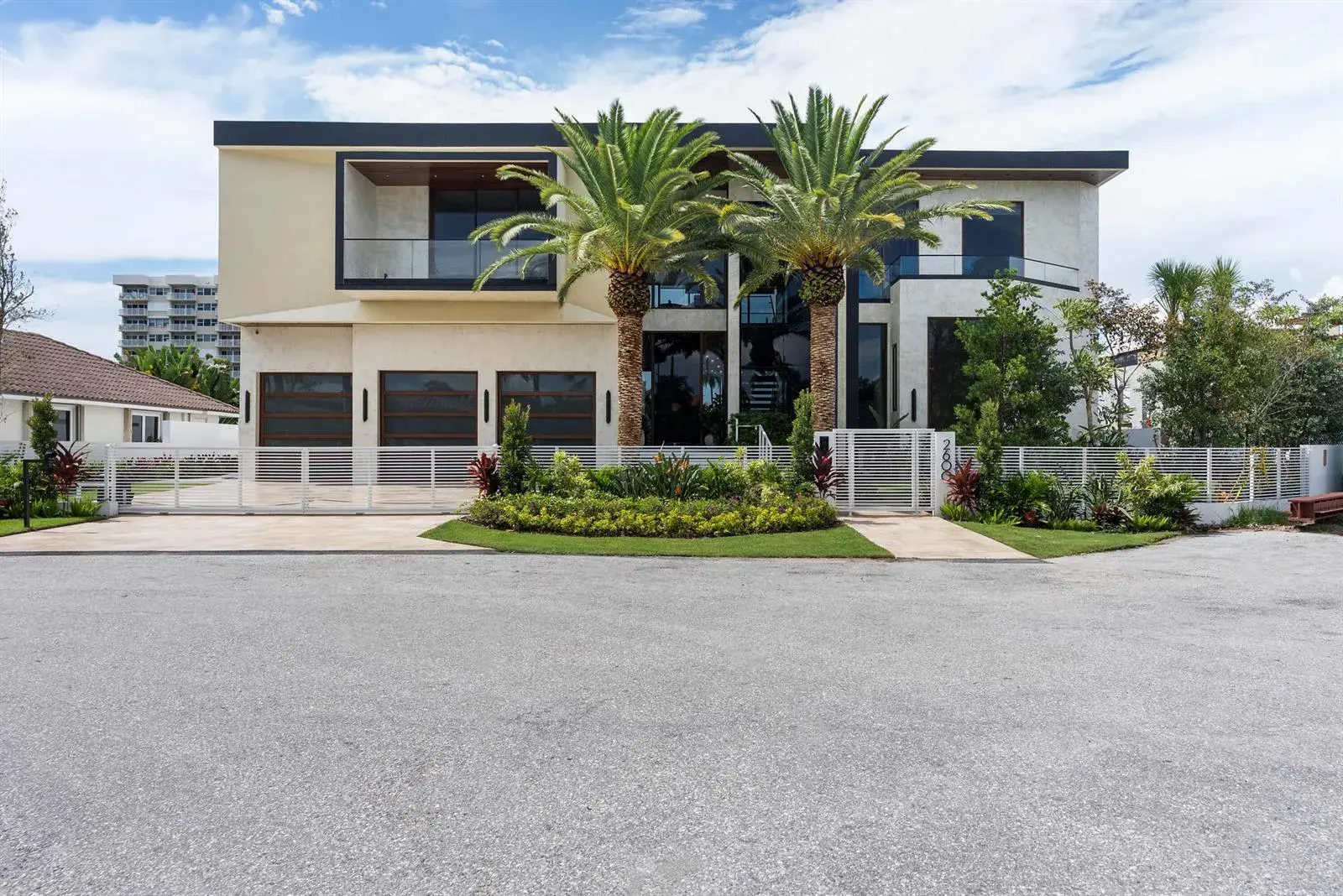 2600 NE 24TH Street, Lighthouse Point FL 33064