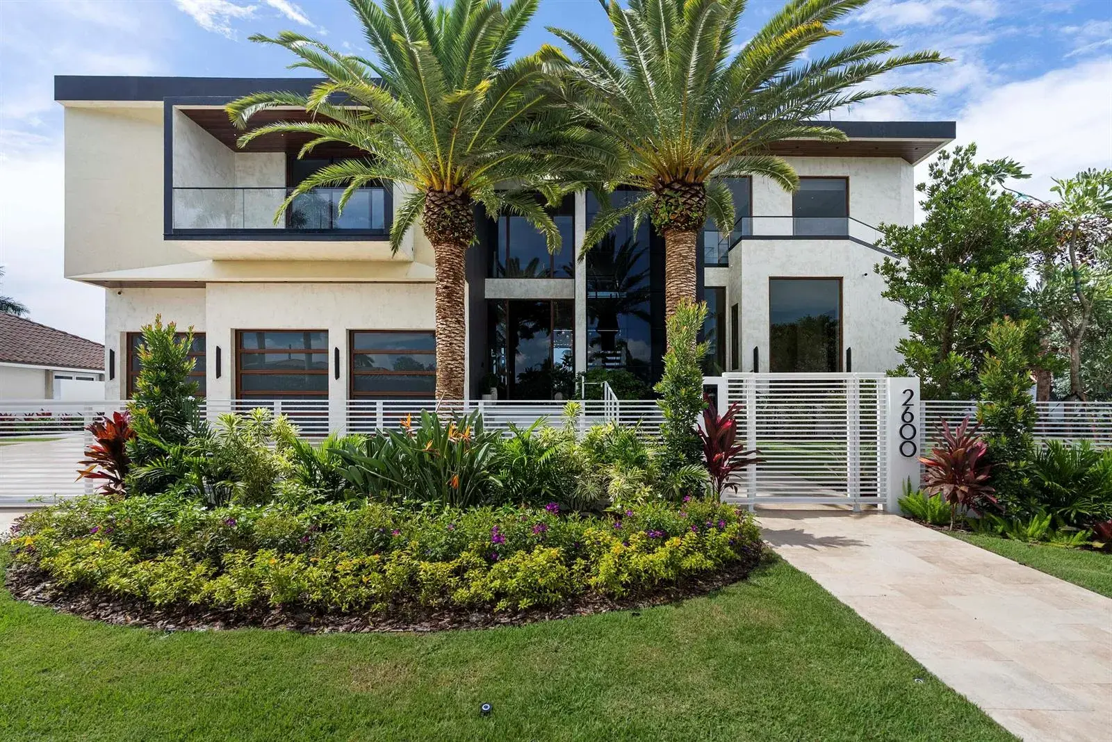 2600 NE 24TH Street, Lighthouse Point FL 33064