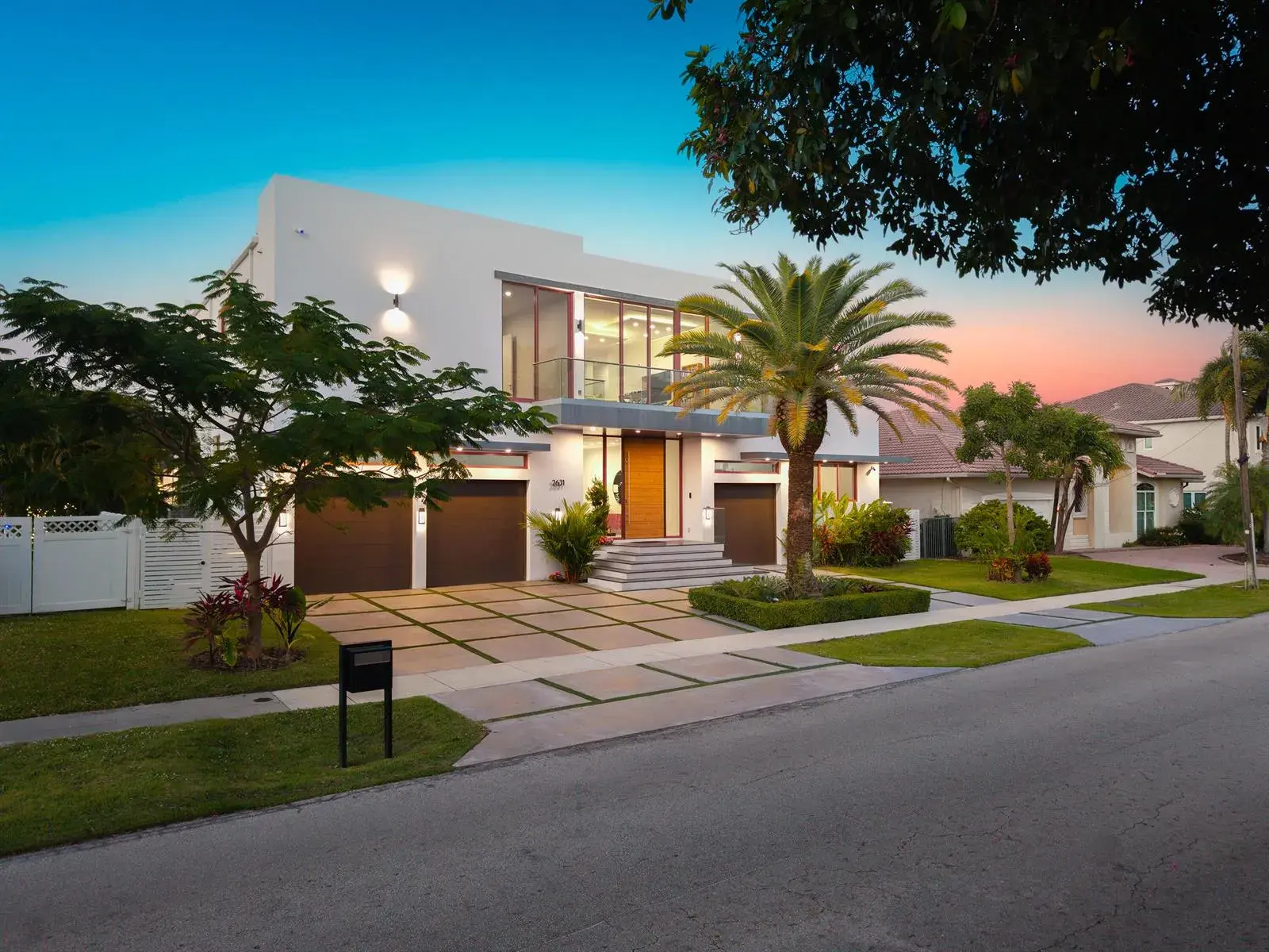 2631 NE 48TH Court, Lighthouse Point FL 33064