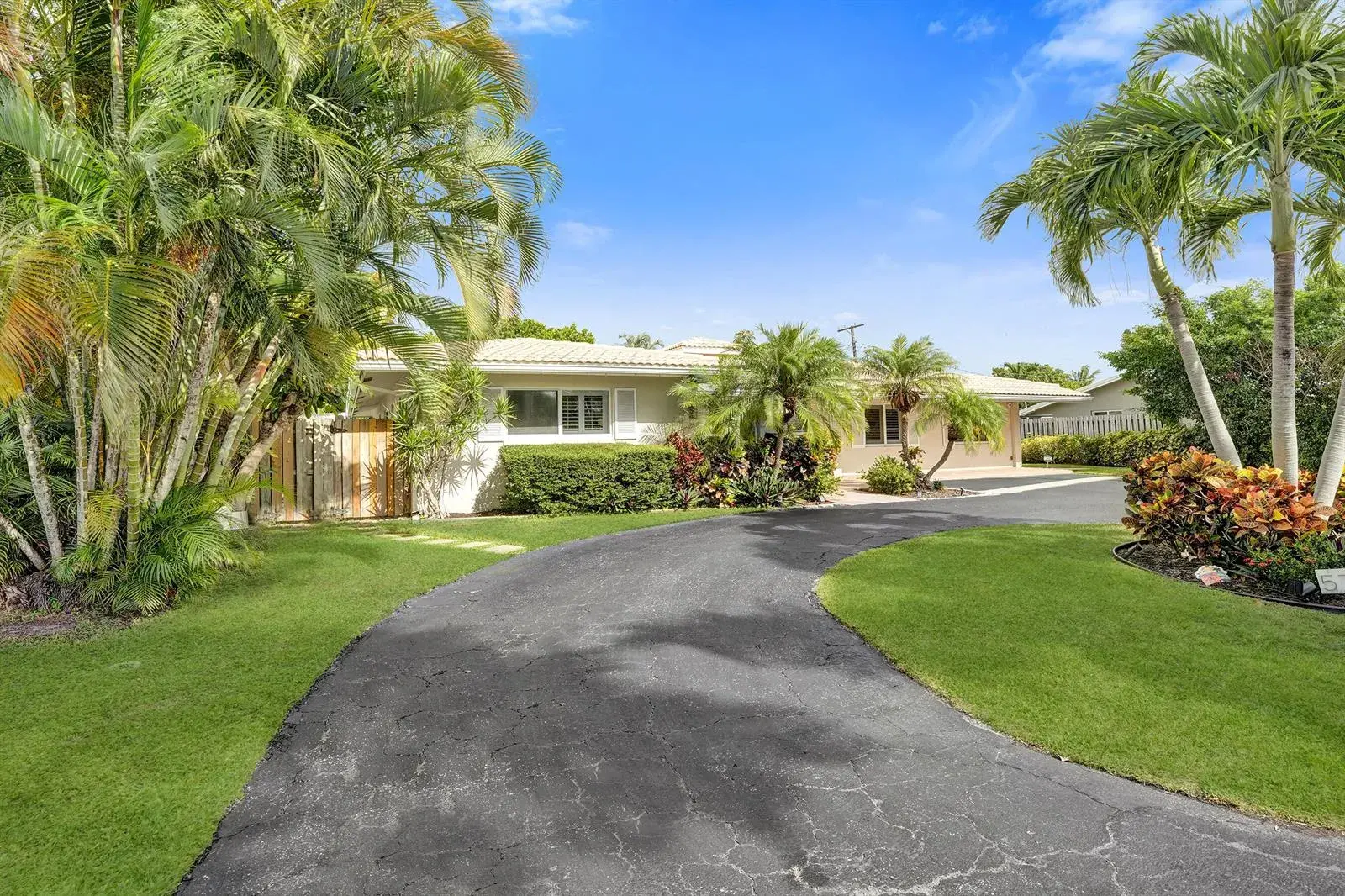 5707 NE 16TH Terrace, Fort Lauderdale FL 33334