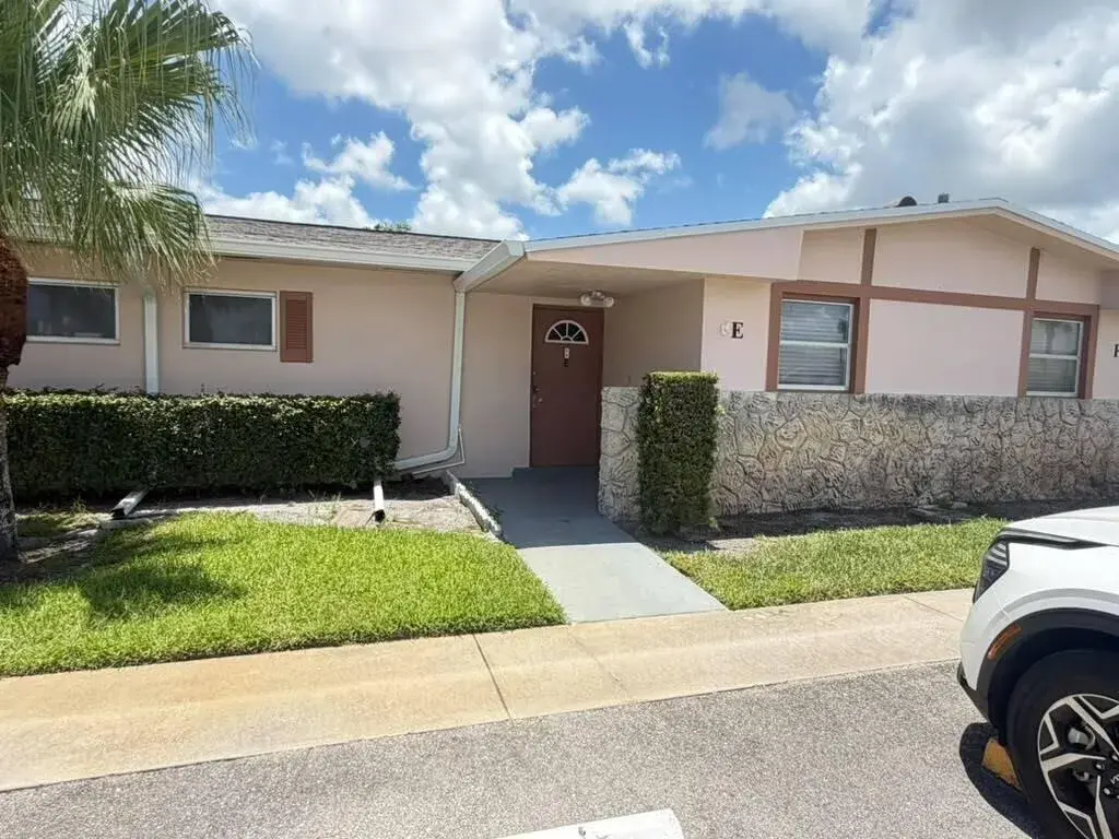 1 bedroom 1 bath Residential Lease for rent at 2727 DUDLEY Drive W, West Palm Beach FL 33415