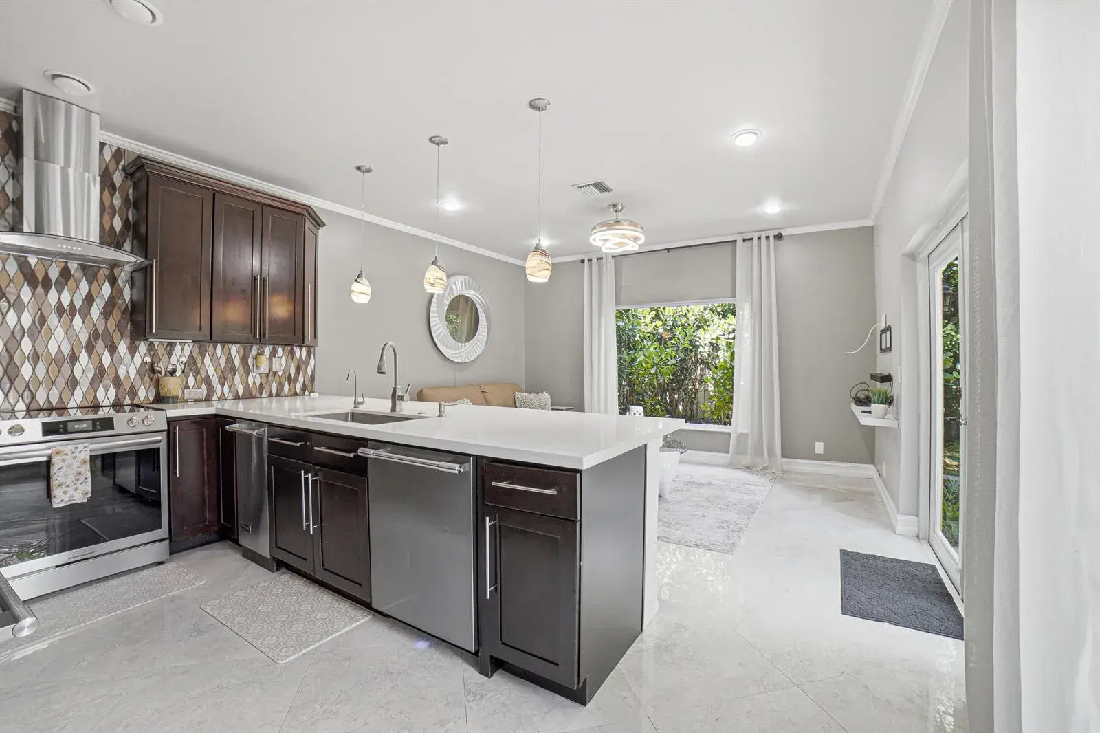 6933 DESERT INN Terrace, Lake Worth FL 33463