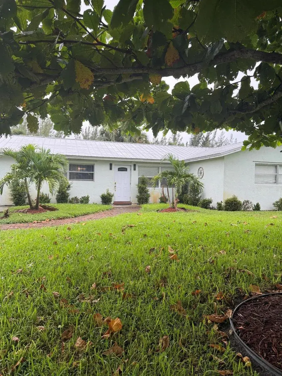 5 bedroom 2 bath Residential for sale at 6739 Patricia Drive, West Palm Beach FL 33413