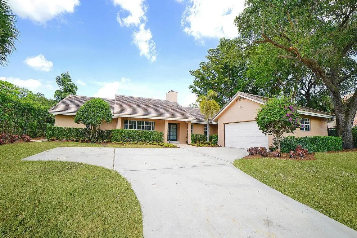 5 bedroom 4 bath Residential Lease for rent at 6943 Giralda Circle, Boca Raton FL 33433