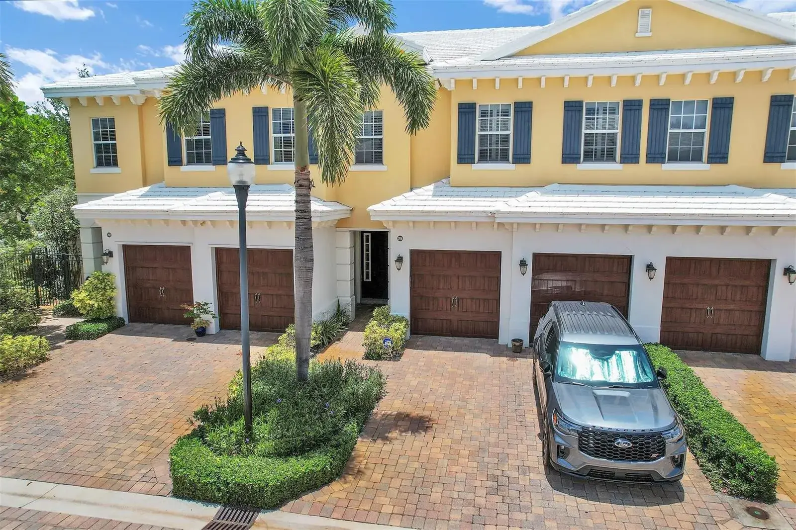 206 Mariner Court, North Palm Beach FL 33408