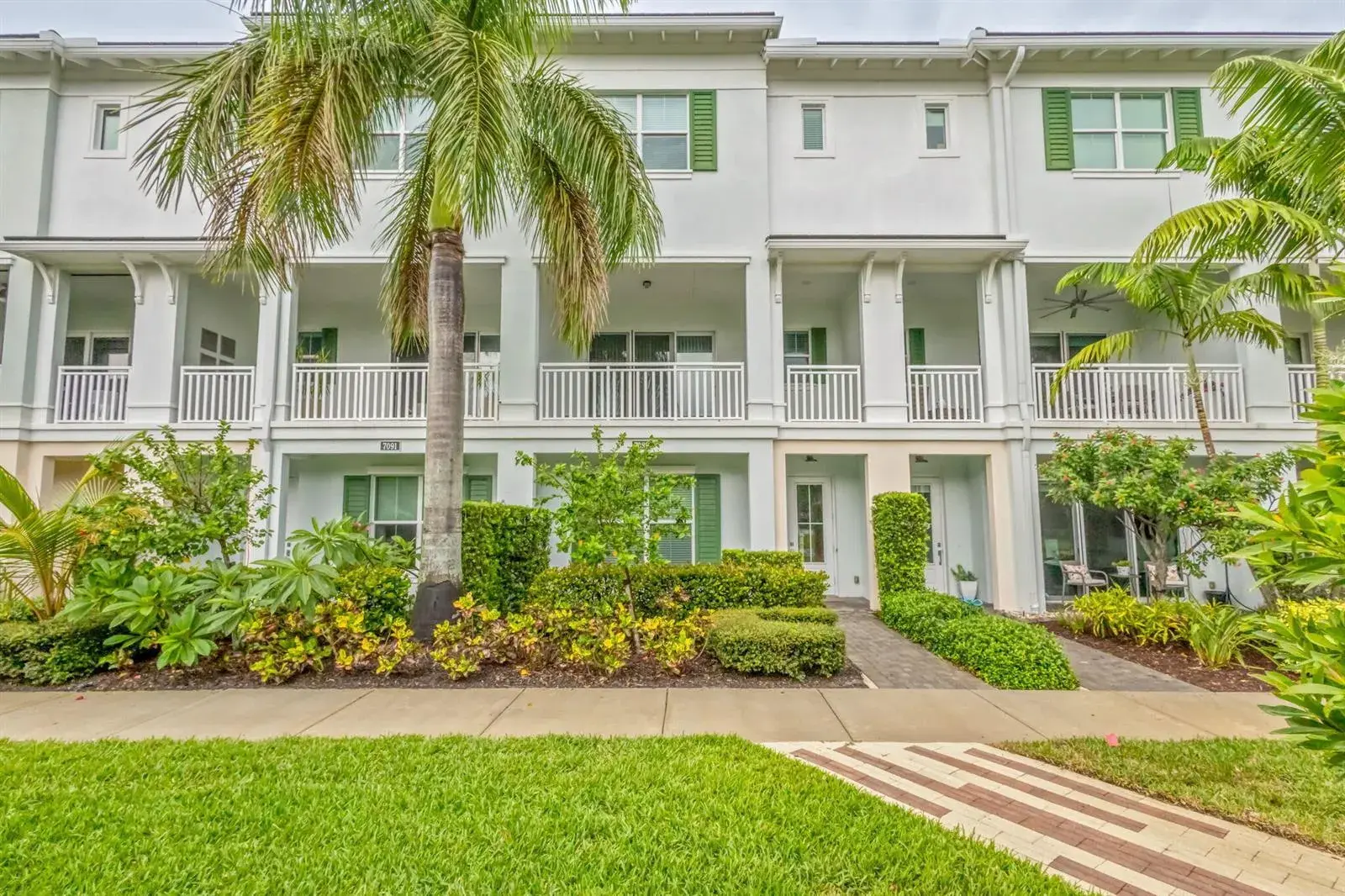 7089 Edison Place, Palm Beach Gardens FL 33418
