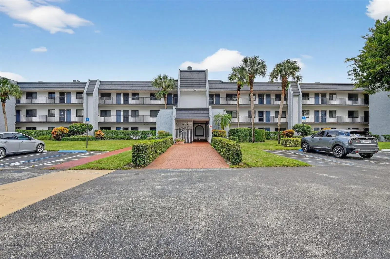 1 bedroom 1 bath Residential for sale at 4254 D Este Court # 304, Lake Worth FL 33467