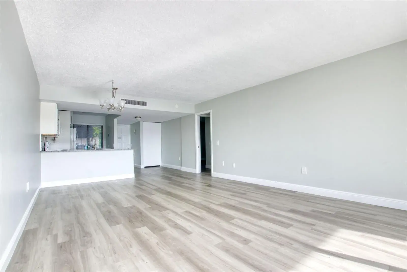 4254 D Este Court # 304, Lake Worth FL 33467