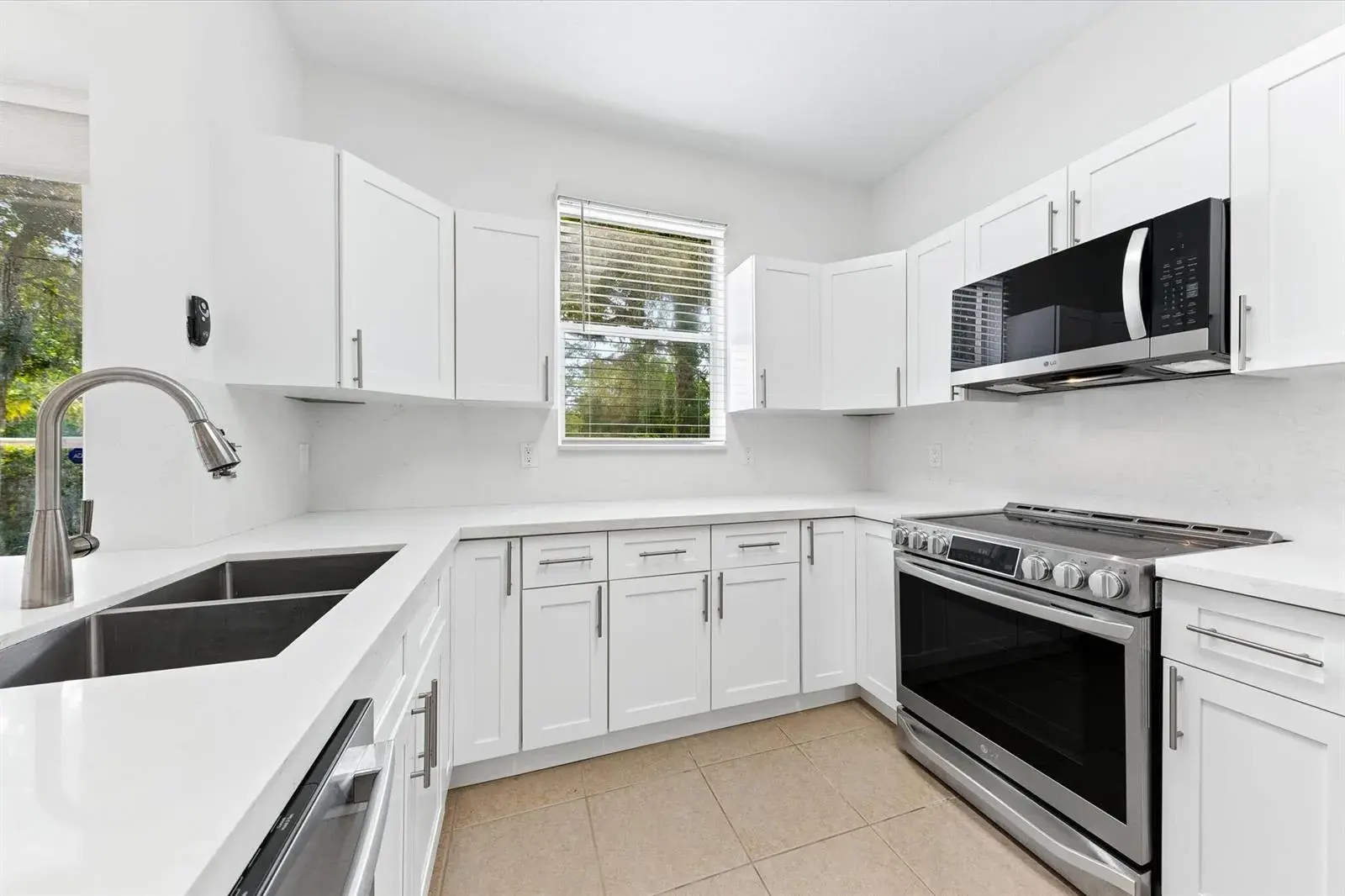 402 SEMINOLE PALMS Drive # 402, FL 33463