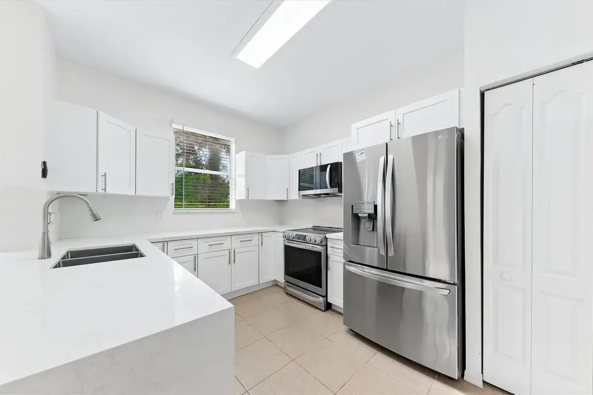 402 SEMINOLE PALMS Drive # 402, FL 33463