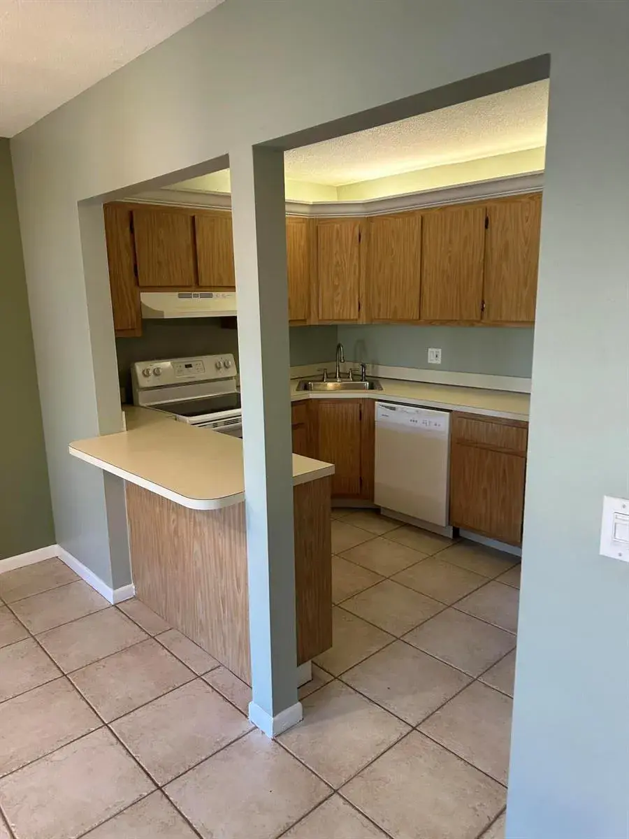 436 PINE GLEN Lane # 1, FL 33463