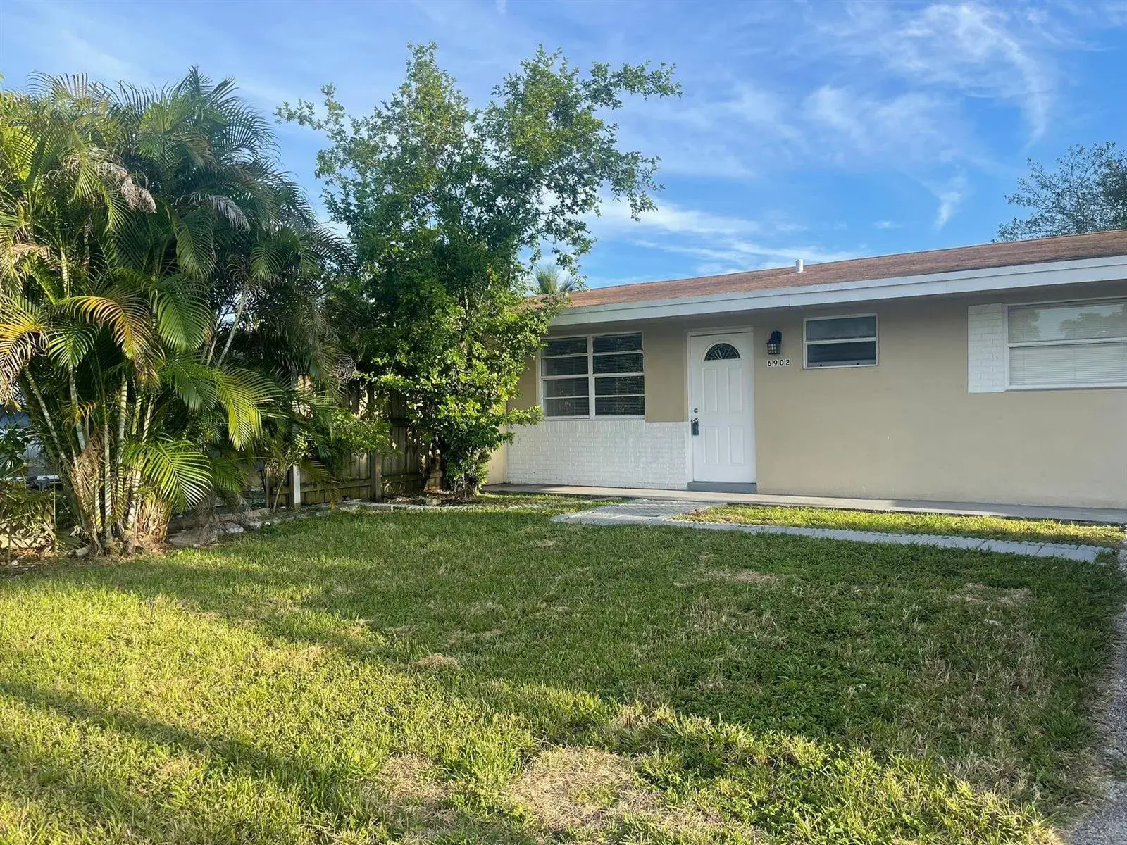 2 bedroom 1 bath Residential for sale at 6902 SW 15th Street, North Lauderdale FL 33068