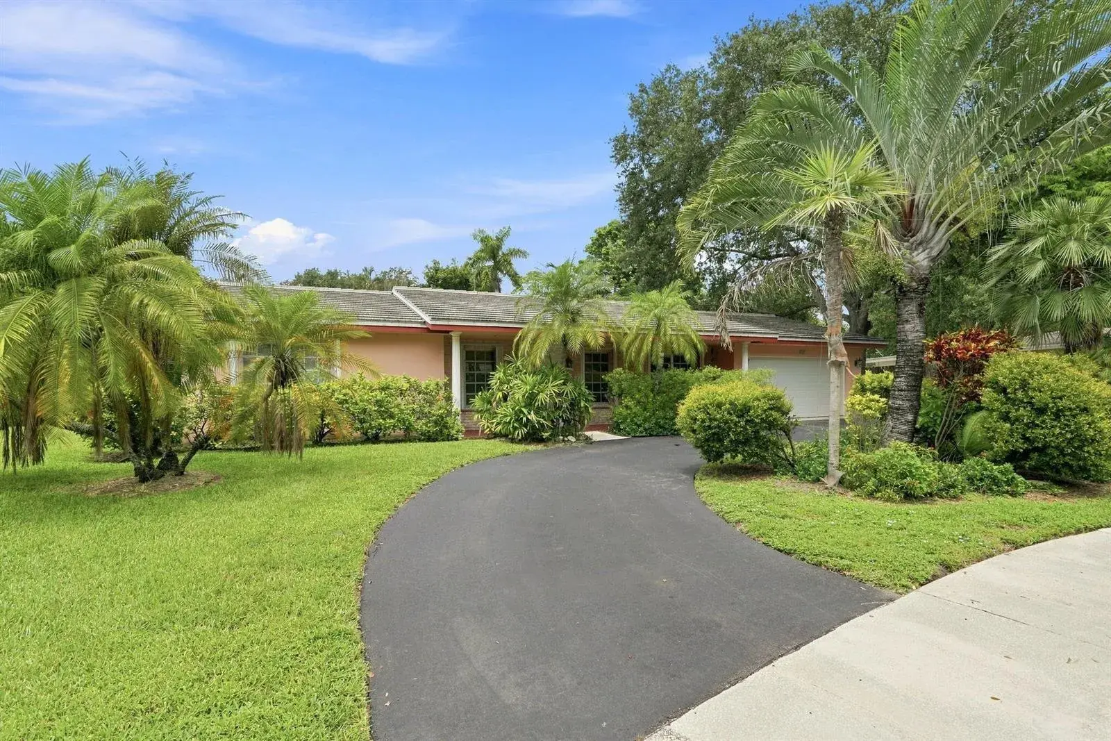 3 bedroom 2 bath Residential for sale at 601 NW 71ST Avenue, Plantation FL 33317