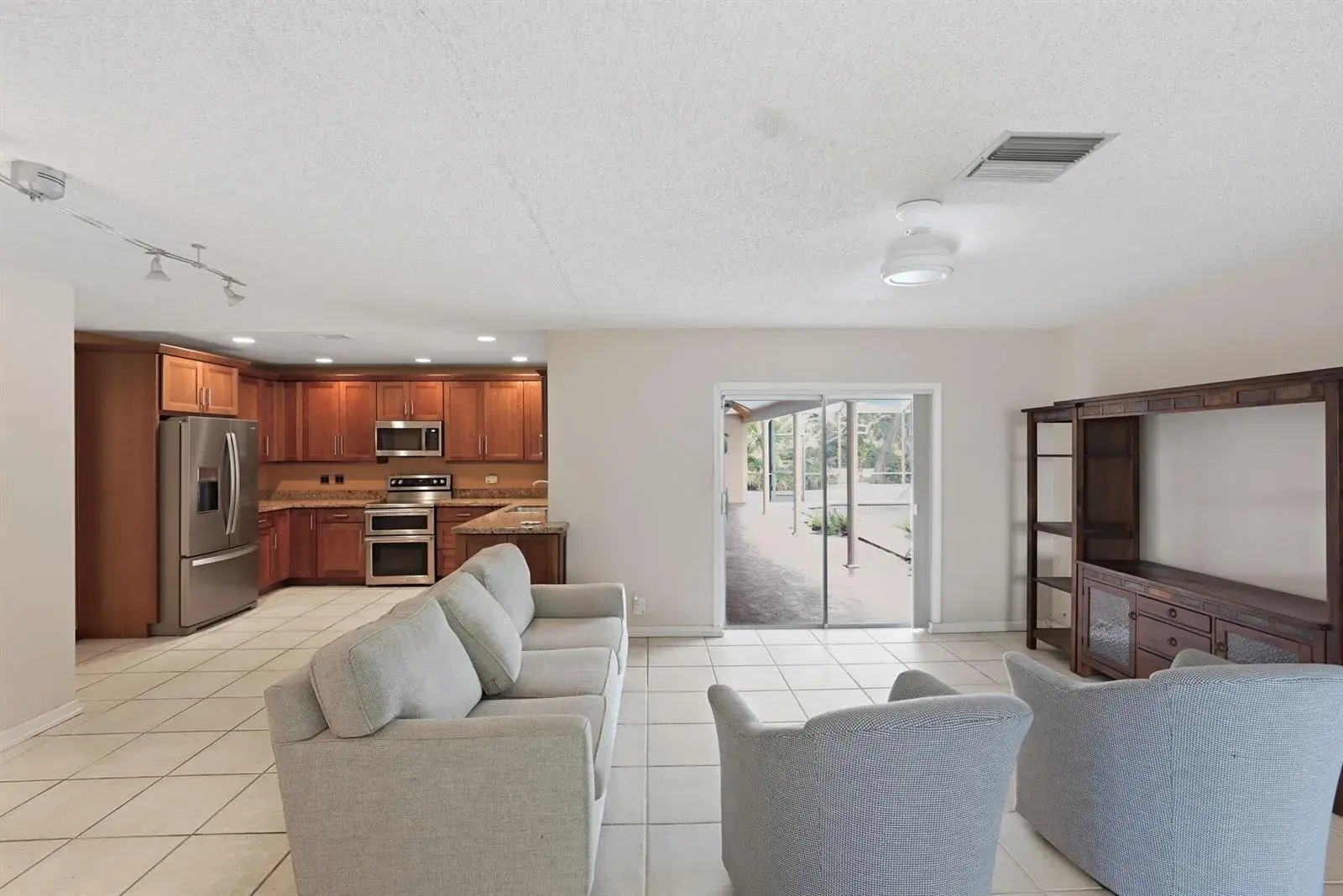 601 NW 71ST Avenue, Plantation FL 33317