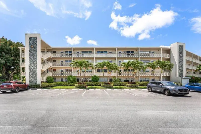 2 bedroom 1 bath Residential for sale at 4019 CAMBRIDGE A, Deerfield Beach FL 33442