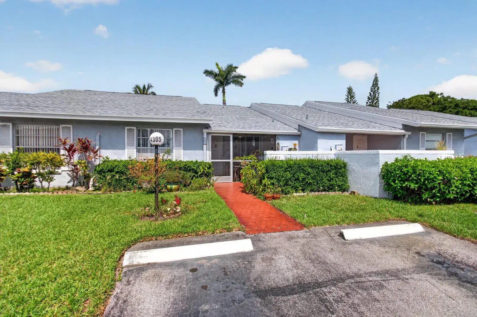 2 bedroom 2 bath Residential for sale at 4305 LUCERNE VILLAS Lane, Lake Worth FL 33467