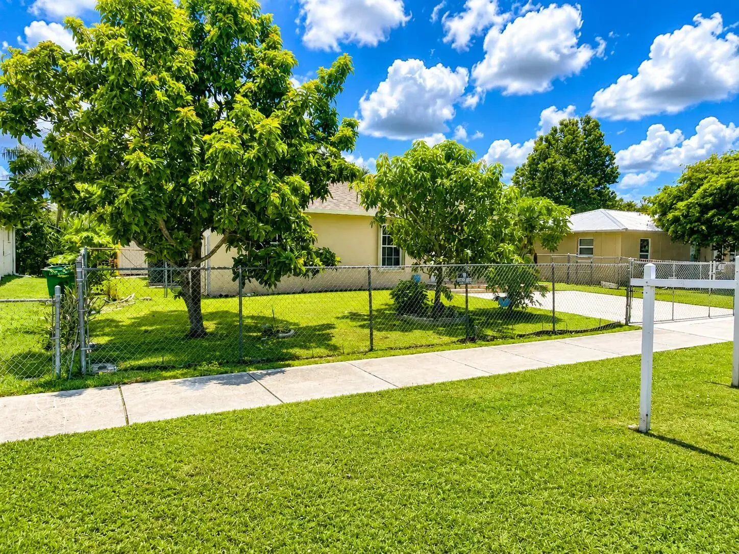 8874 ELDORADO Drive, Pahokee FL 33476