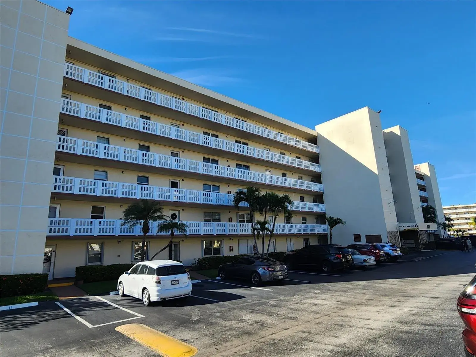 2 bedroom 2 bath Residential for sale at 321 SE 3rd Street # 302, Dania Beach FL 33004