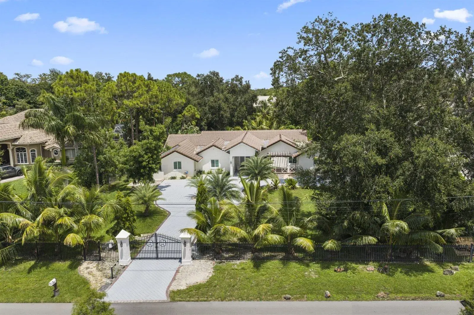 6344 NW 74th Terrace, Parkland FL 33067