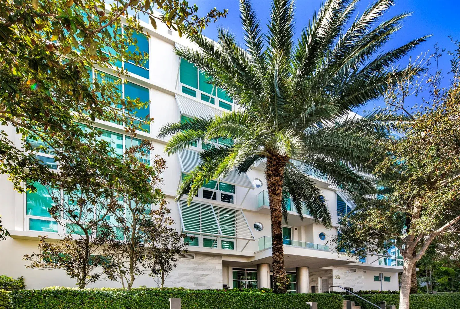 353 SUNSET Drive # 202, Fort Lauderdale FL 33301