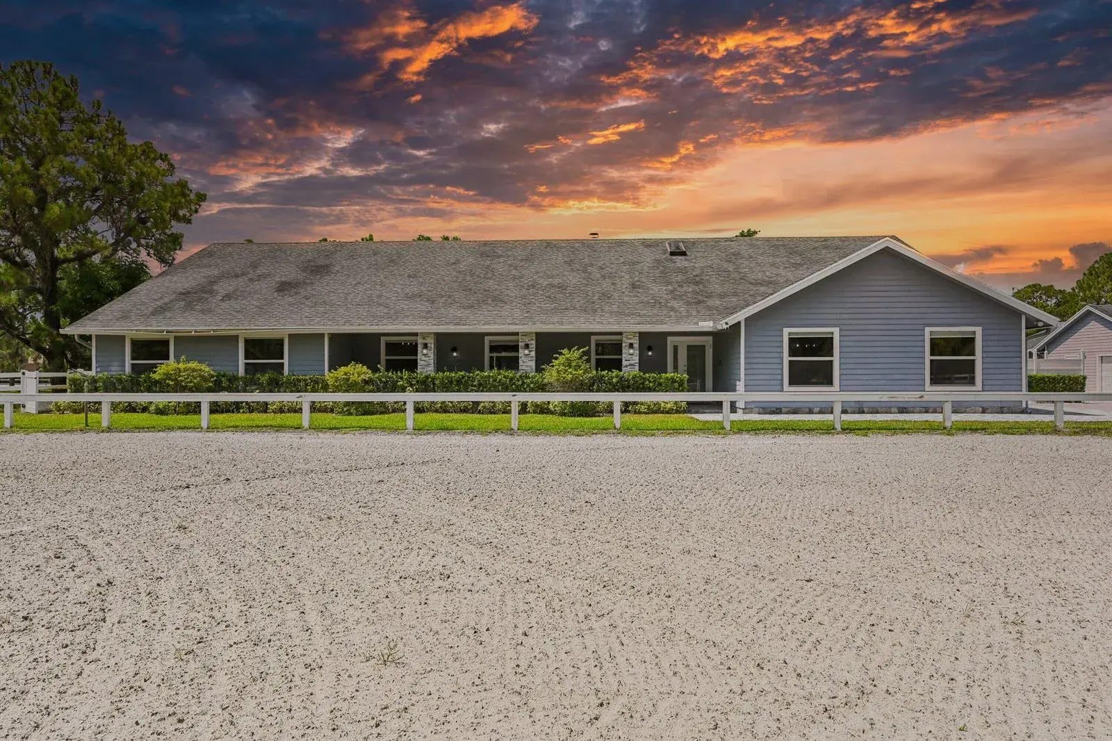 5 bedroom 3 bath Residential for sale at 1401 Pelham Road, Wellington FL 33414