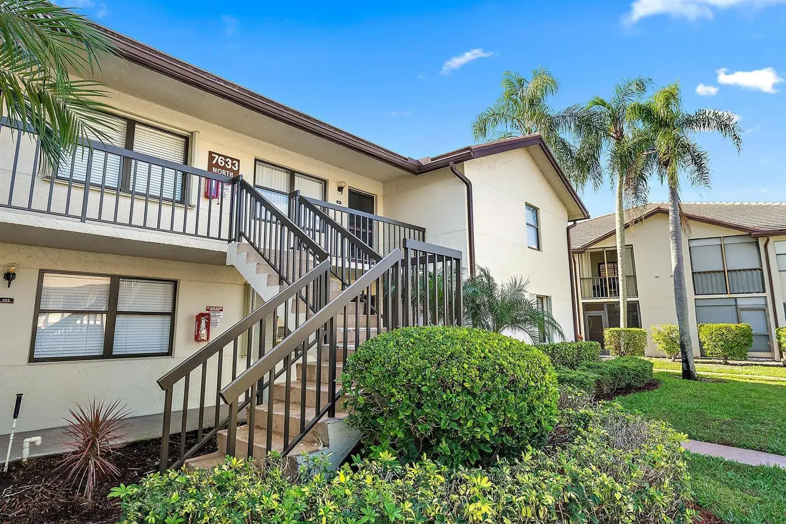 2 bedroom 2 bath Residential for sale at 7633 Tahiti Lane # 204, Lake Worth FL 33467