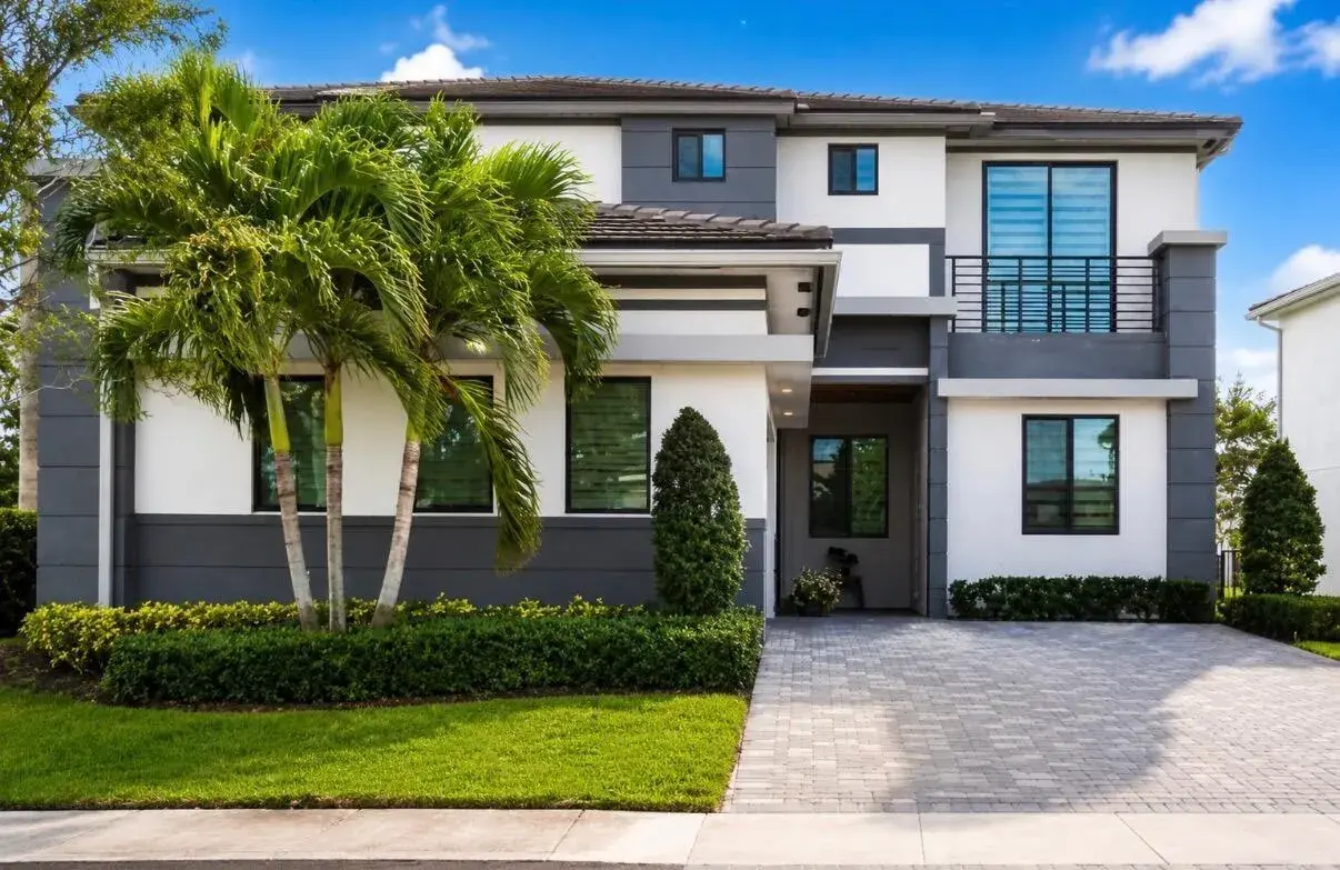 5 bedroom 3 bath Residential for sale at 10680 PASSAGE Way, Parkland FL 33076