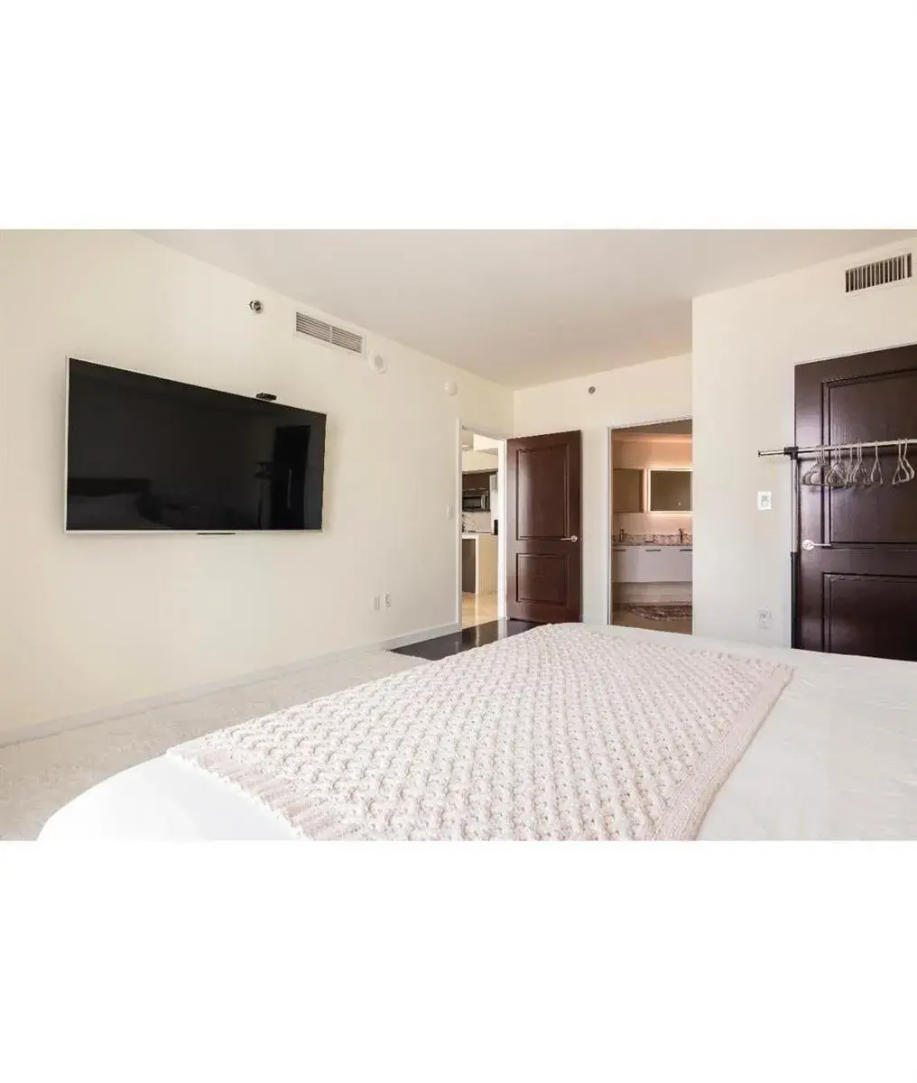 55 SE 6th Street # 4007, Miami FL 33131
