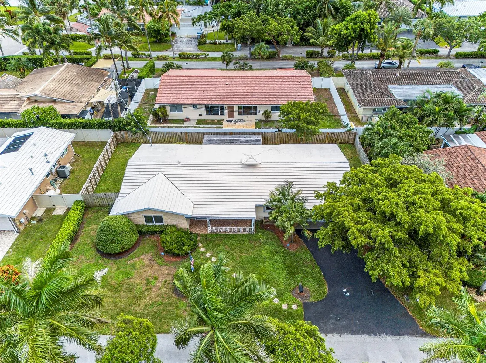 2 bedroom 2 bath Residential for sale at 2750 SE 3rd Street, Pompano Beach FL 33062