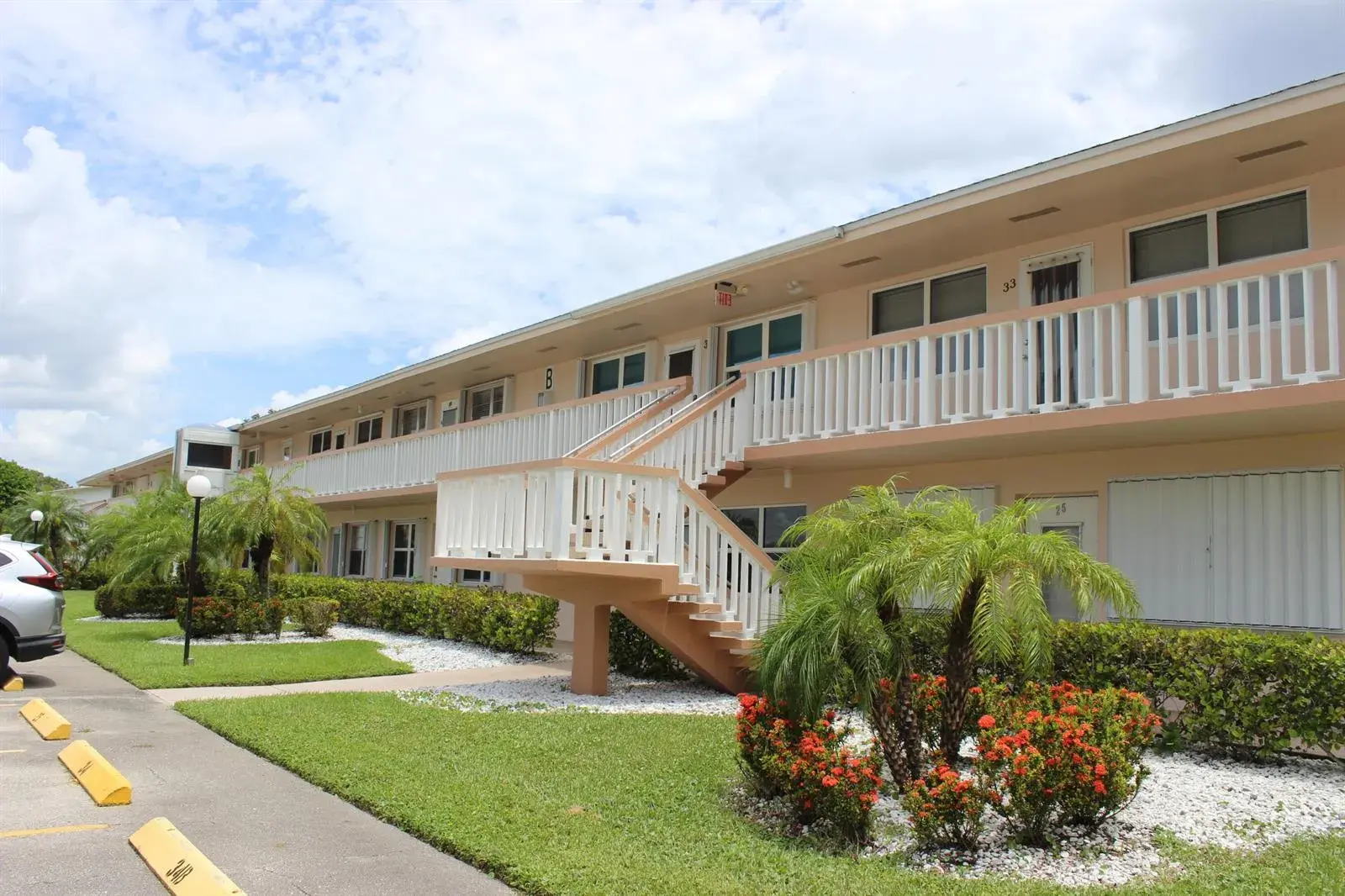 2 bedroom 2 bath Residential for sale at 35 SOMERSET B # 35, West Palm Beach FL 33417