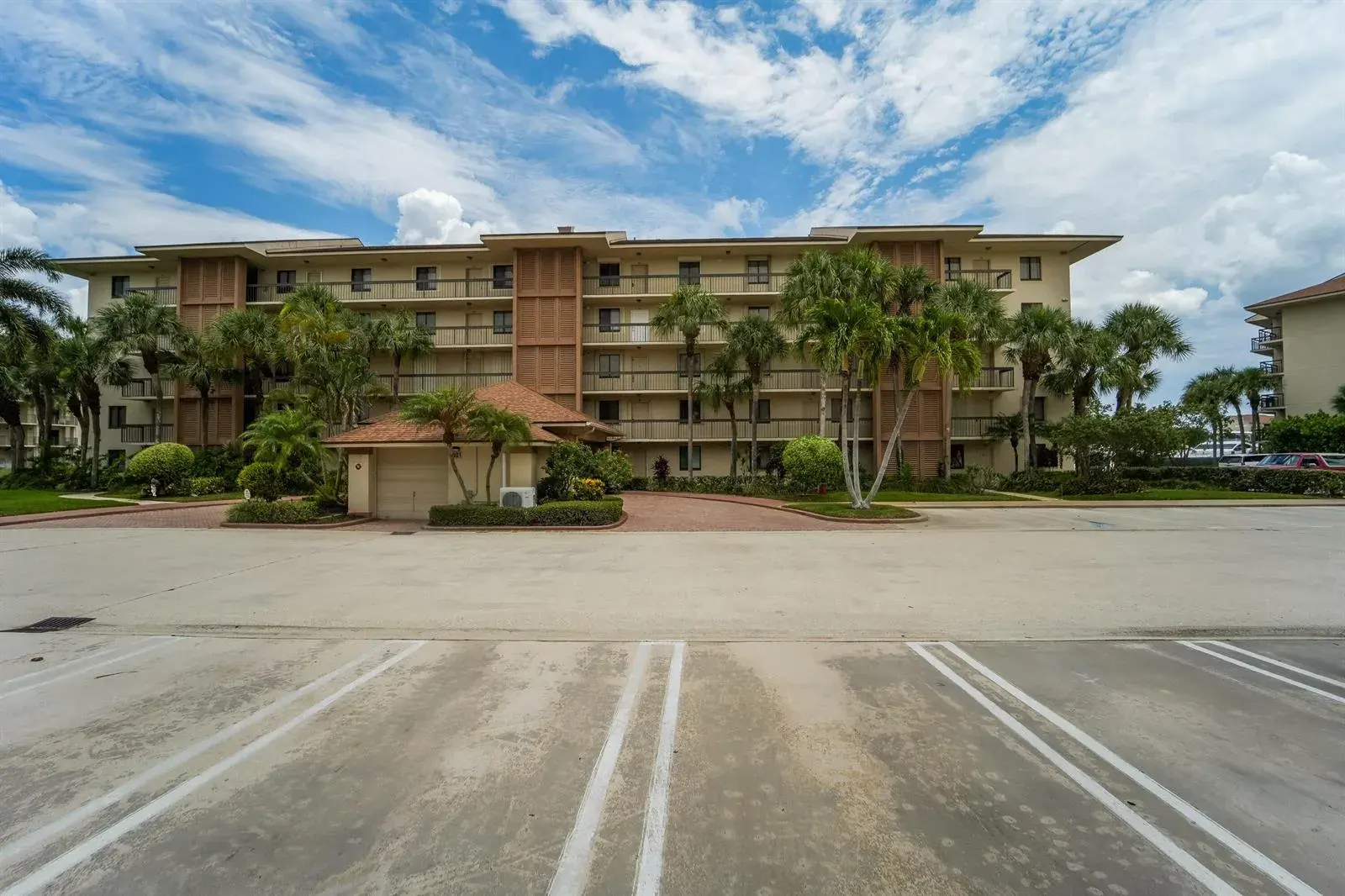 2 bedroom 2 bath Residential for sale at 2601 MARINA ISLE Way # 204, Jupiter FL 33477