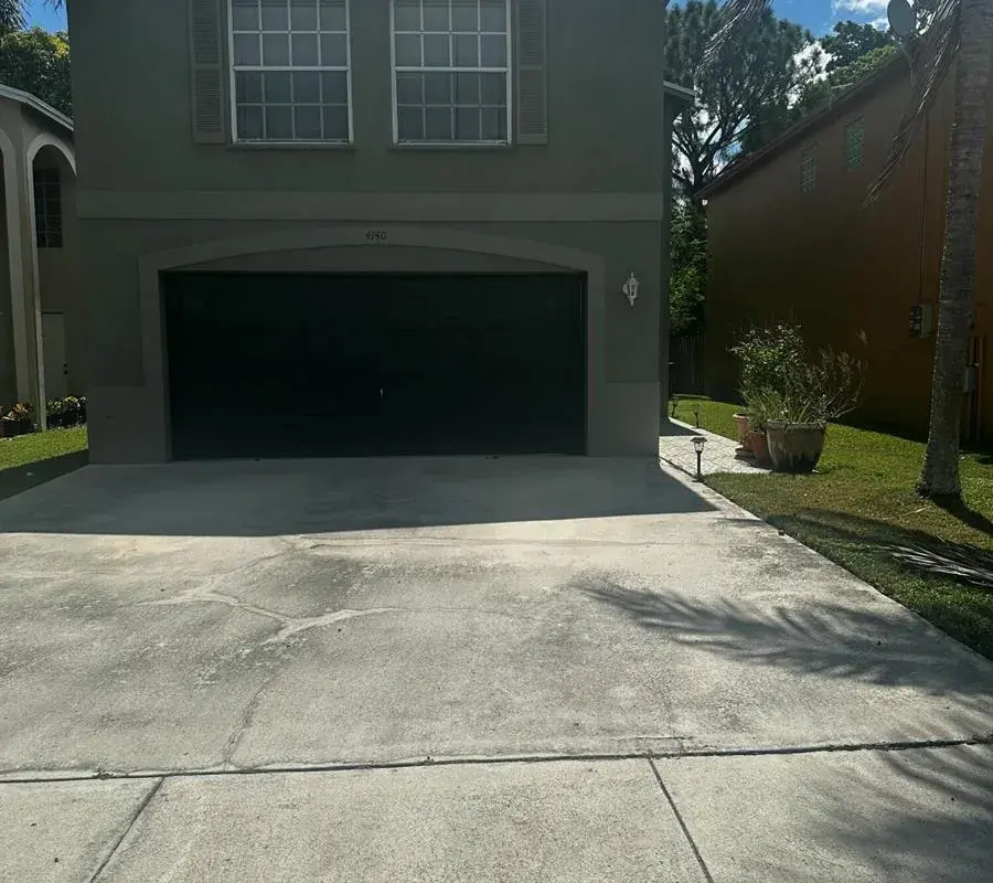 4140 Pine Hollow Circle, FL 33463
