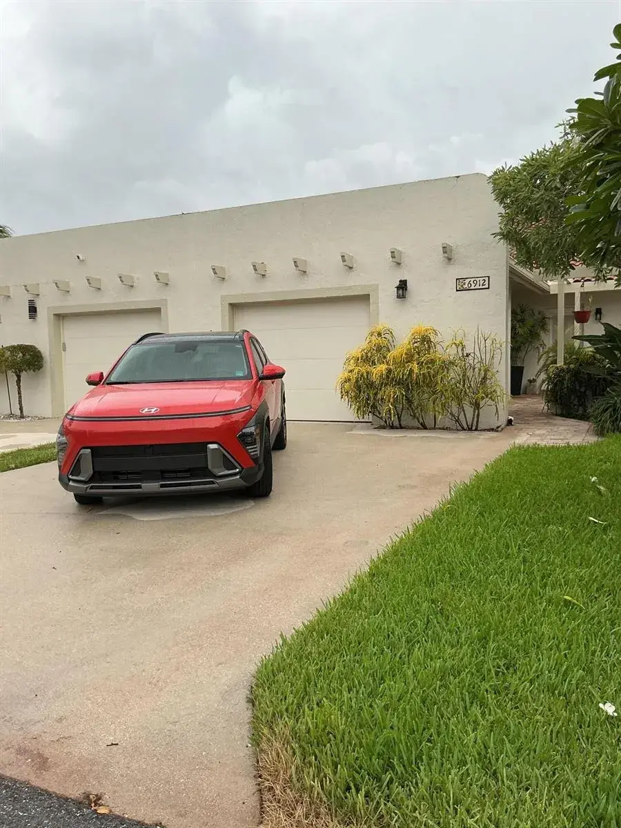 3 bedroom 2 bath Residential for sale at 6912 BARBAROSSA Street, Boca Raton FL 33433