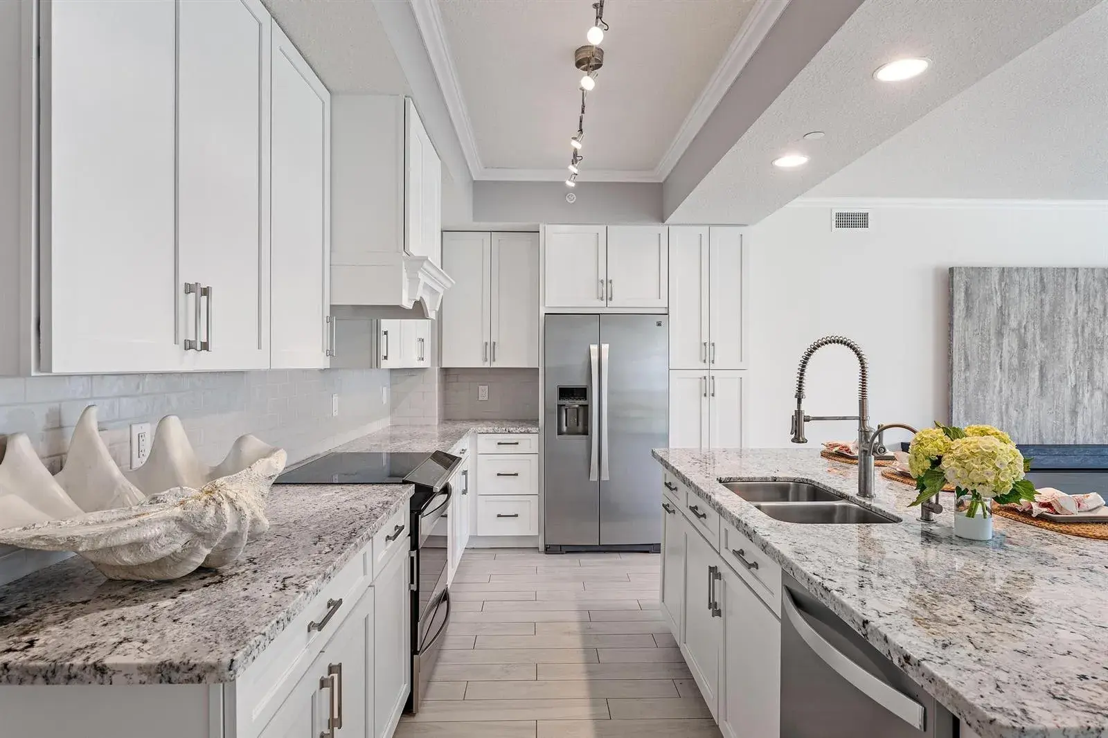 3 bedroom 2 bath Residential for sale at 411 Bay Colony Drive N, Juno Beach FL 33408